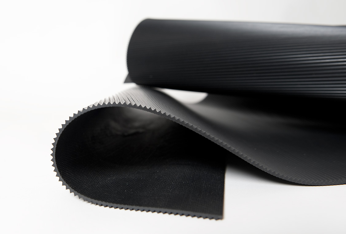 Rubber matting V-Ribbed, black